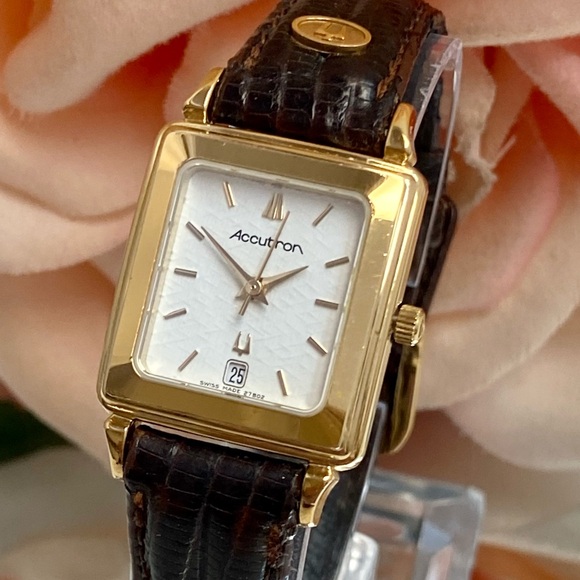 Vintage 1991 Accutron Swiss Made Gold Plated Tank Style Ladies Dress Watch - Picture 3 of 16
